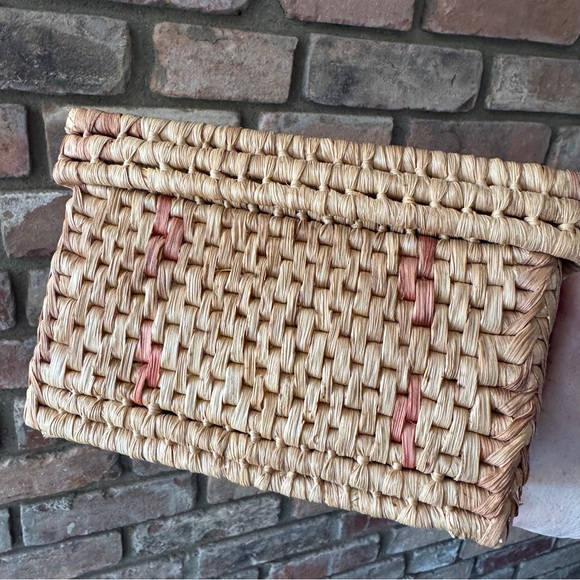 Handwoven Western Square Storage Basket with Lid - Picture 5 of 10